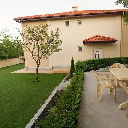 Πανσιόν Complex Pika Golden Sands