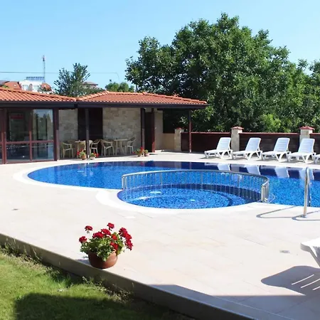 Πανσιόν Complex Pika 3*